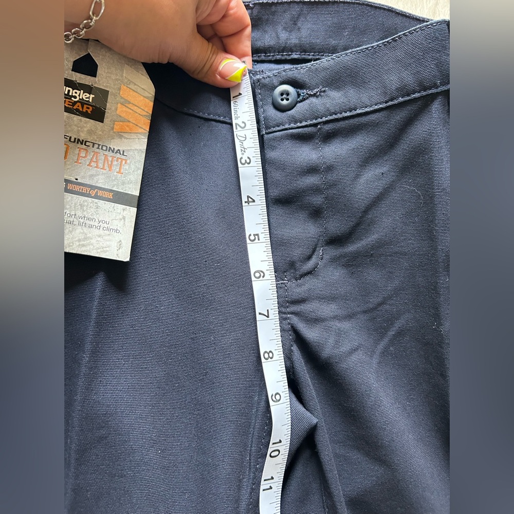 Woman’s Navy Cargo Pants size 10 - Picture 3 of 8